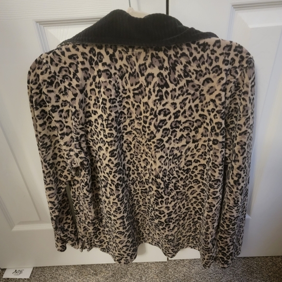 Leopard Print Velour Pullover - Picture 2 of 3